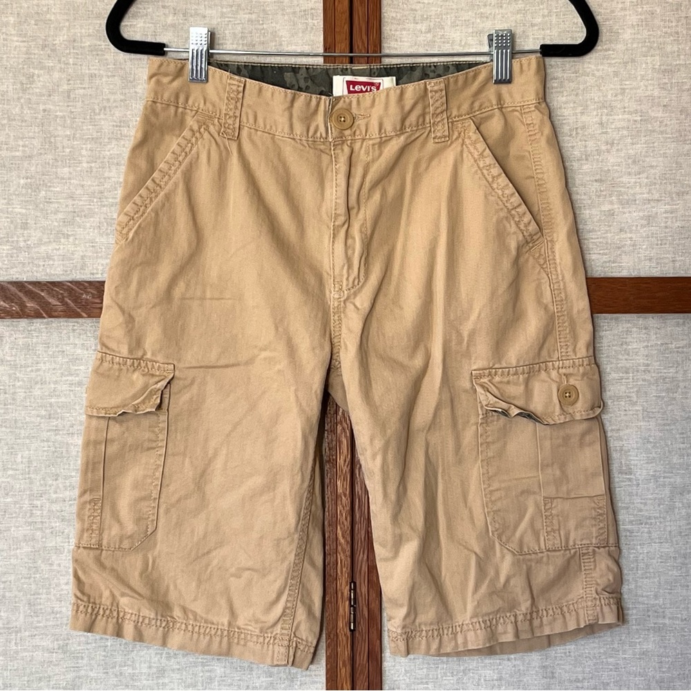 Levi’s Cargo Shorts with Camouflage Accents Inside Pockets - Size 16